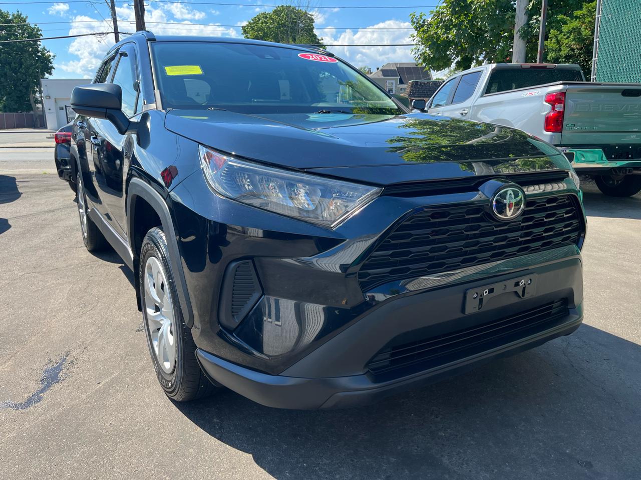 Toyota RAV4 LE AWD (Natl) 2021