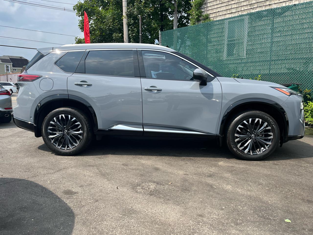 Nissan Rogue AWD Platinum 2024