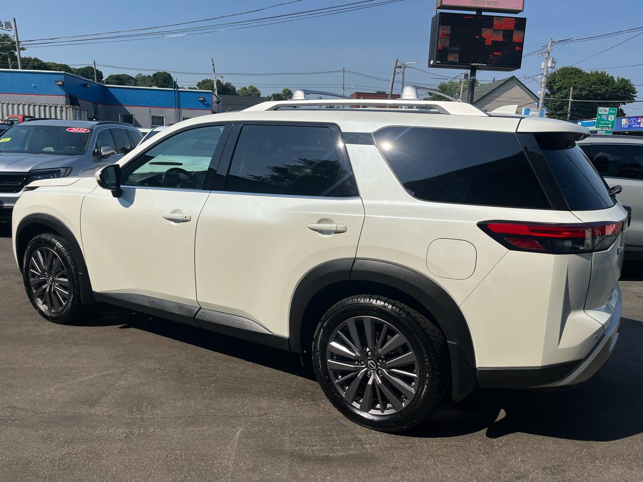 Nissan Pathfinder SL 4WD 2023
