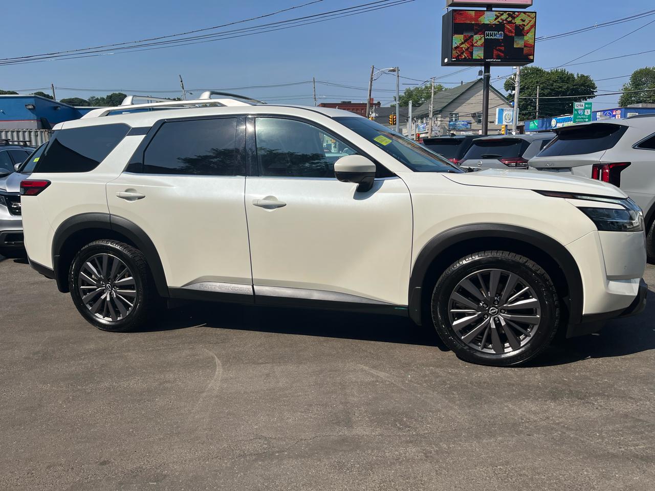 Nissan Pathfinder SL 4WD 2023