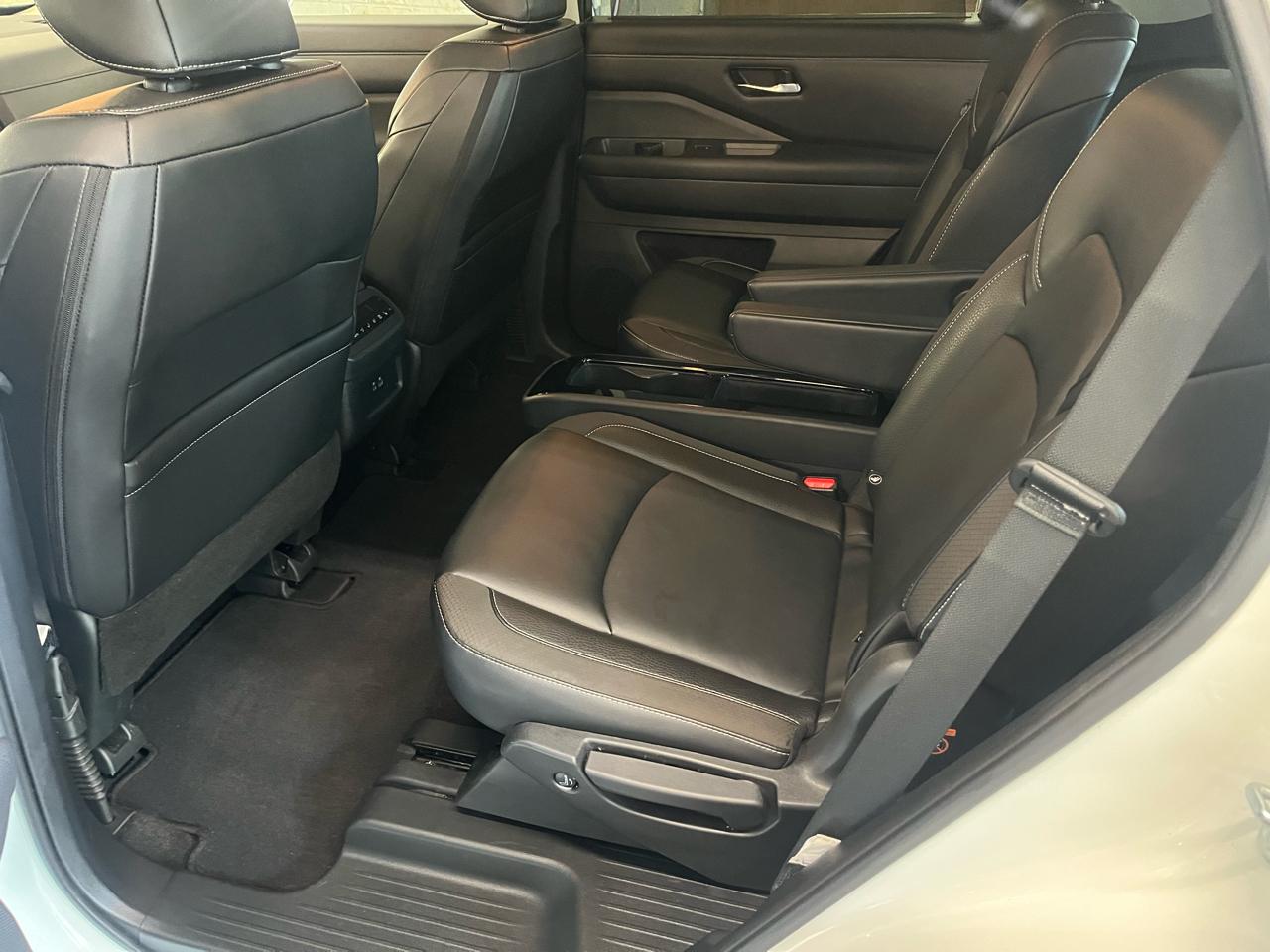 Nissan Pathfinder SL 4WD 2023