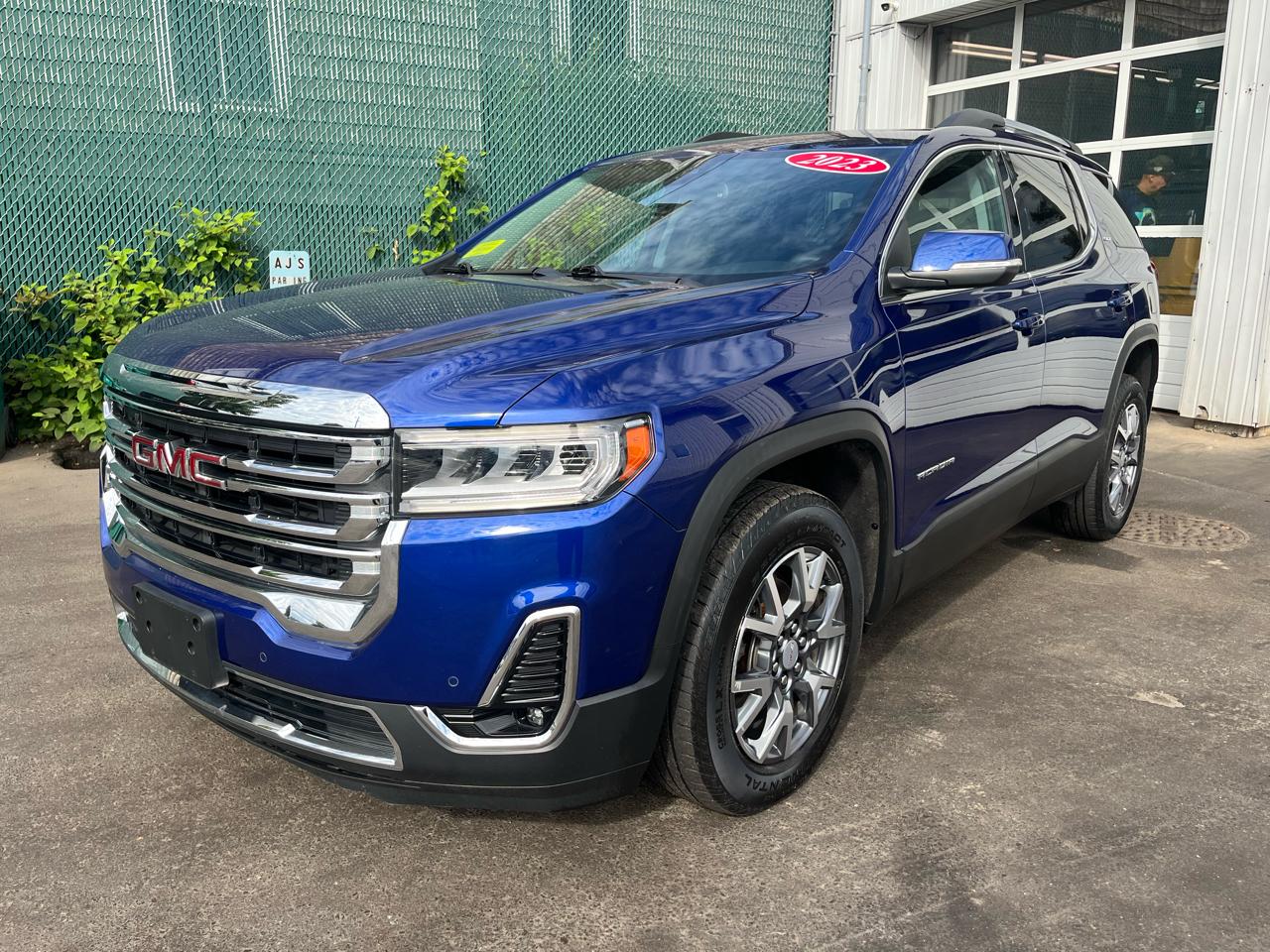 GMC Acadia AWD 4dr SLT 2023