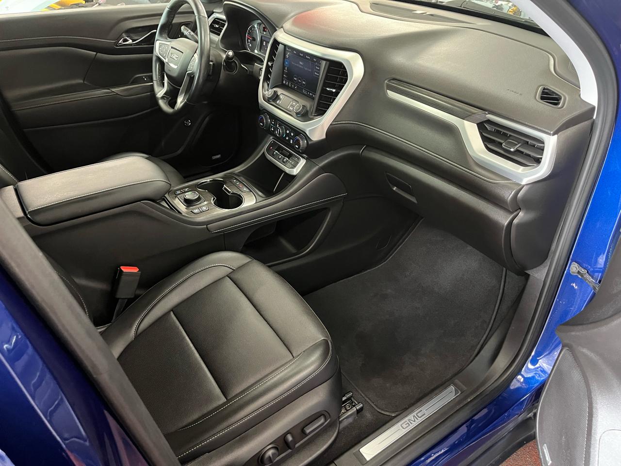 GMC Acadia AWD 4dr SLT 2023