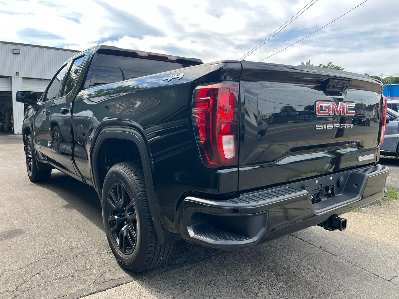 GMC Sierra 1500 4WD Double Cab 147" Elevation w/3VL 2023