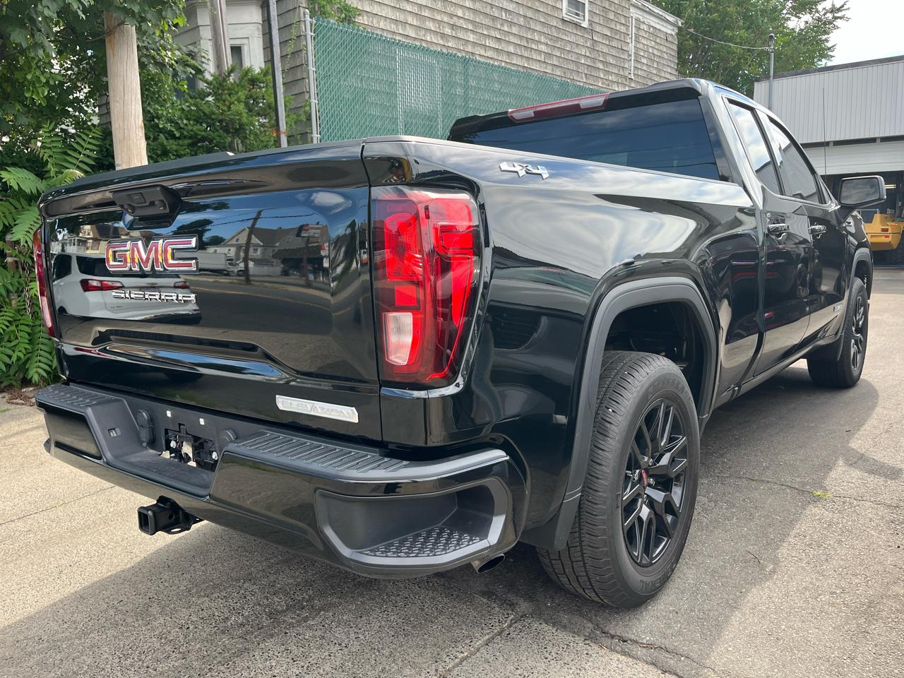 GMC Sierra 1500 4WD Double Cab 147" Elevation w/3VL 2023