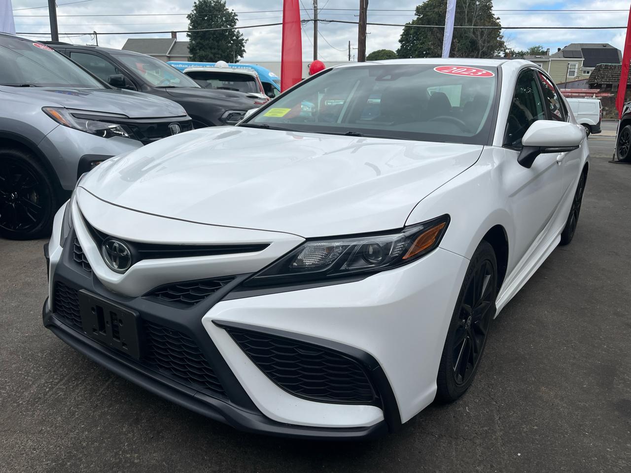 Toyota Camry Hybrid SE Nightshade CVT (Natl) 2023