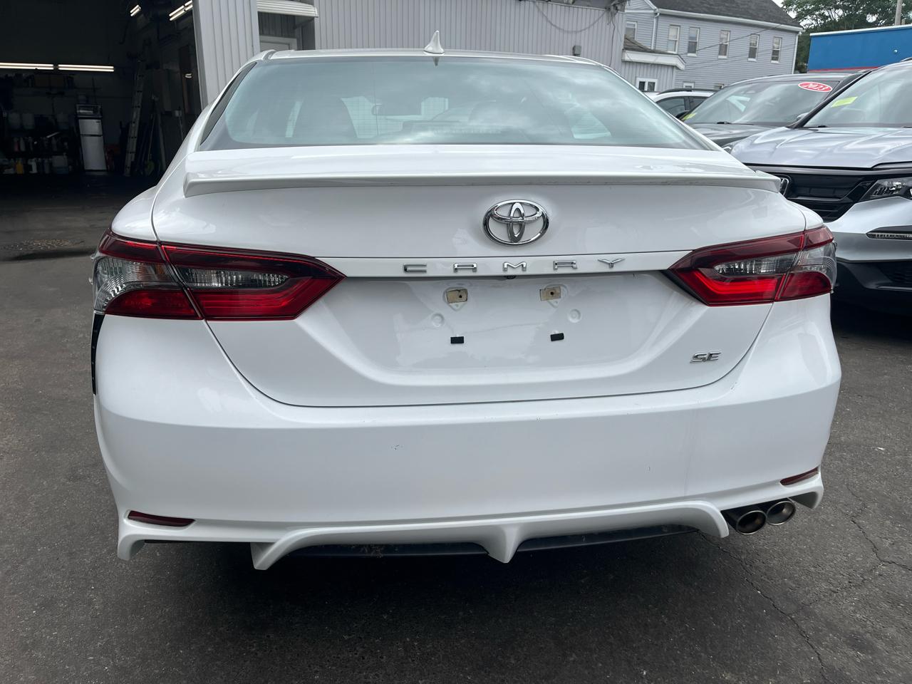 Toyota Camry Hybrid SE Nightshade CVT (Natl) 2023