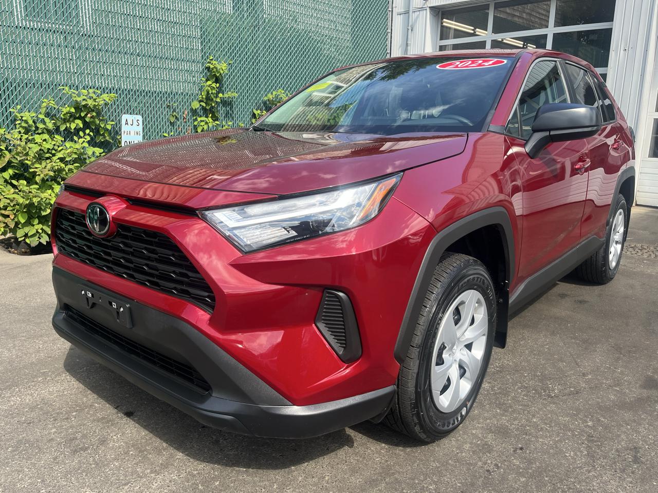 Toyota RAV4 LE AWD (Natl) 2024