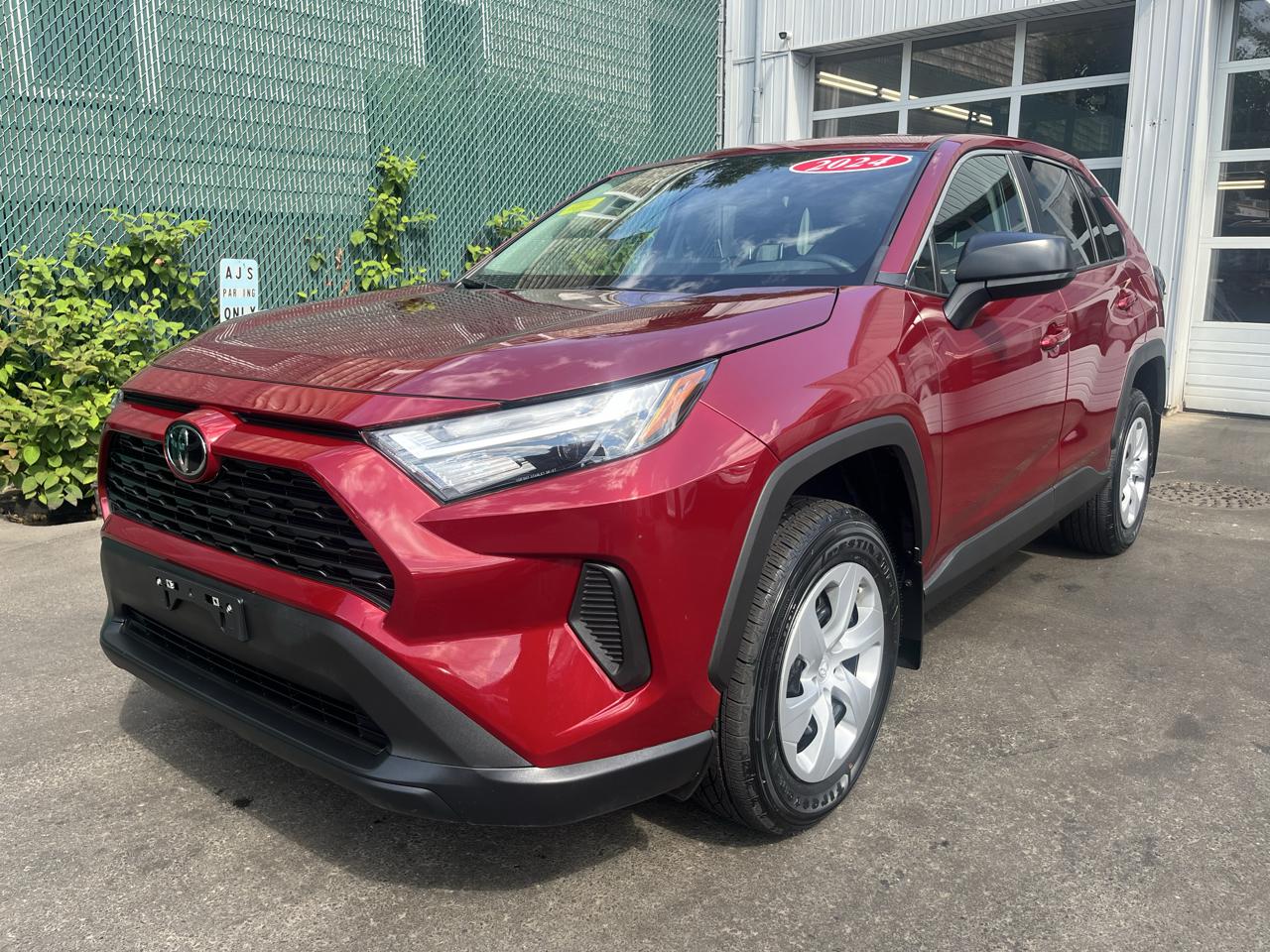 Toyota RAV4 LE AWD (Natl) 2024