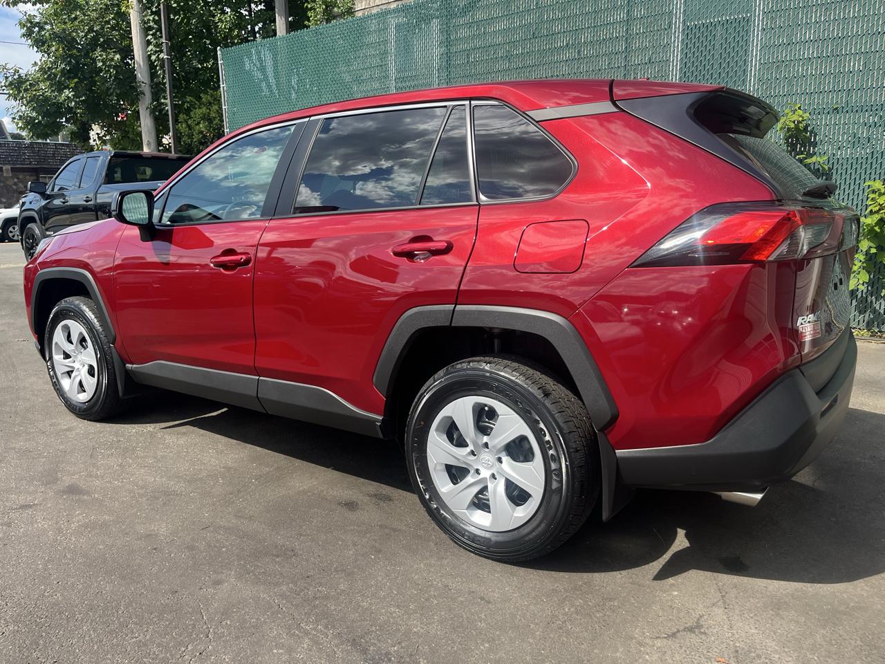 Toyota RAV4 LE AWD (Natl) 2024