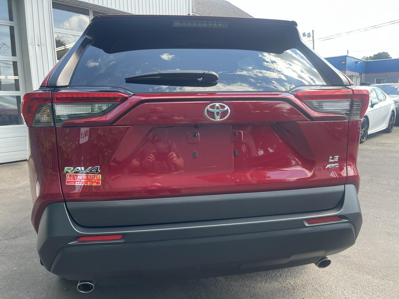 Toyota RAV4 LE AWD (Natl) 2024