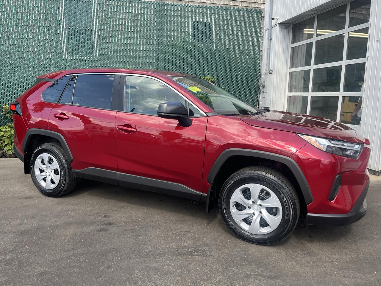 Toyota RAV4 LE AWD (Natl) 2024