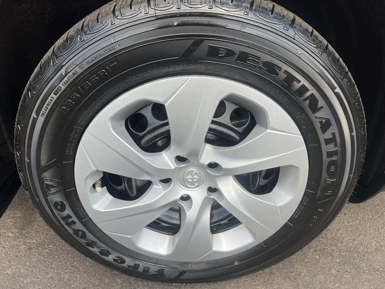 Toyota RAV4 LE AWD (Natl) 2024