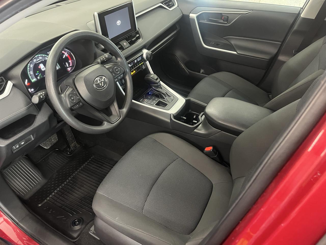 Toyota RAV4 LE AWD (Natl) 2024