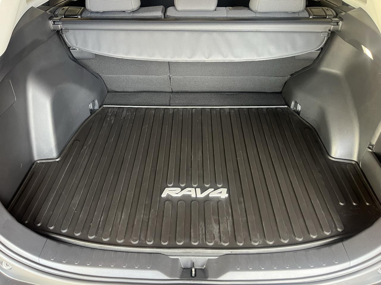 Toyota RAV4 LE AWD (Natl) 2024