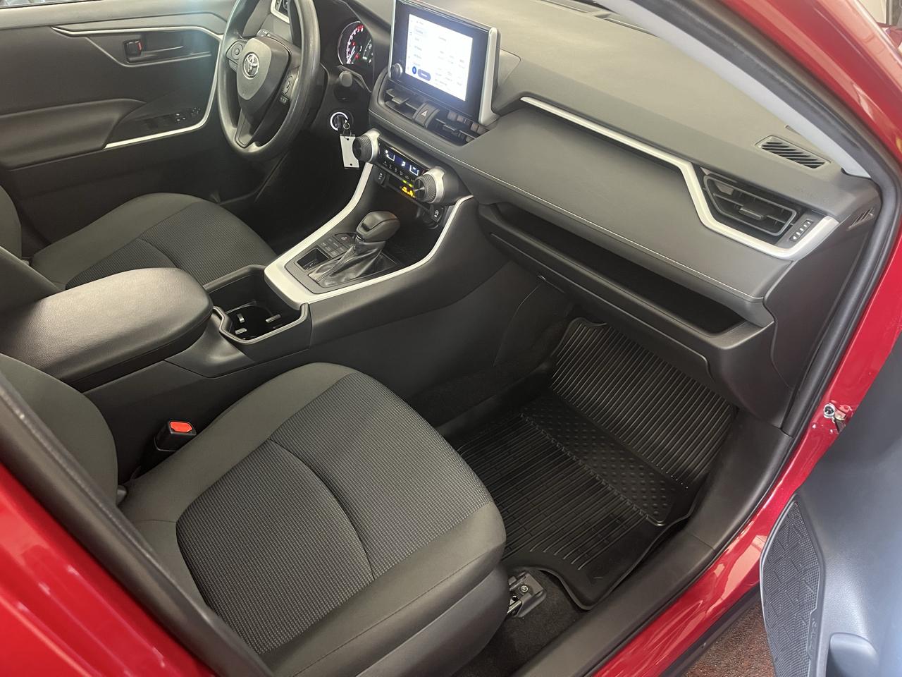Toyota RAV4 LE AWD (Natl) 2024