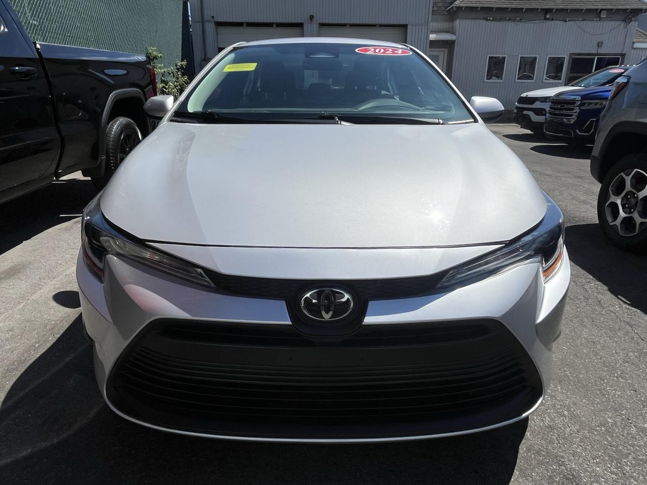 Toyota Corolla LE CVT (Natl) 2024