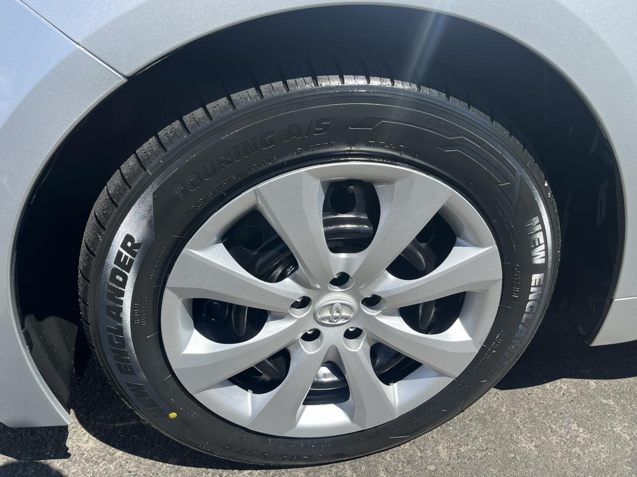 Toyota Corolla LE CVT (Natl) 2024