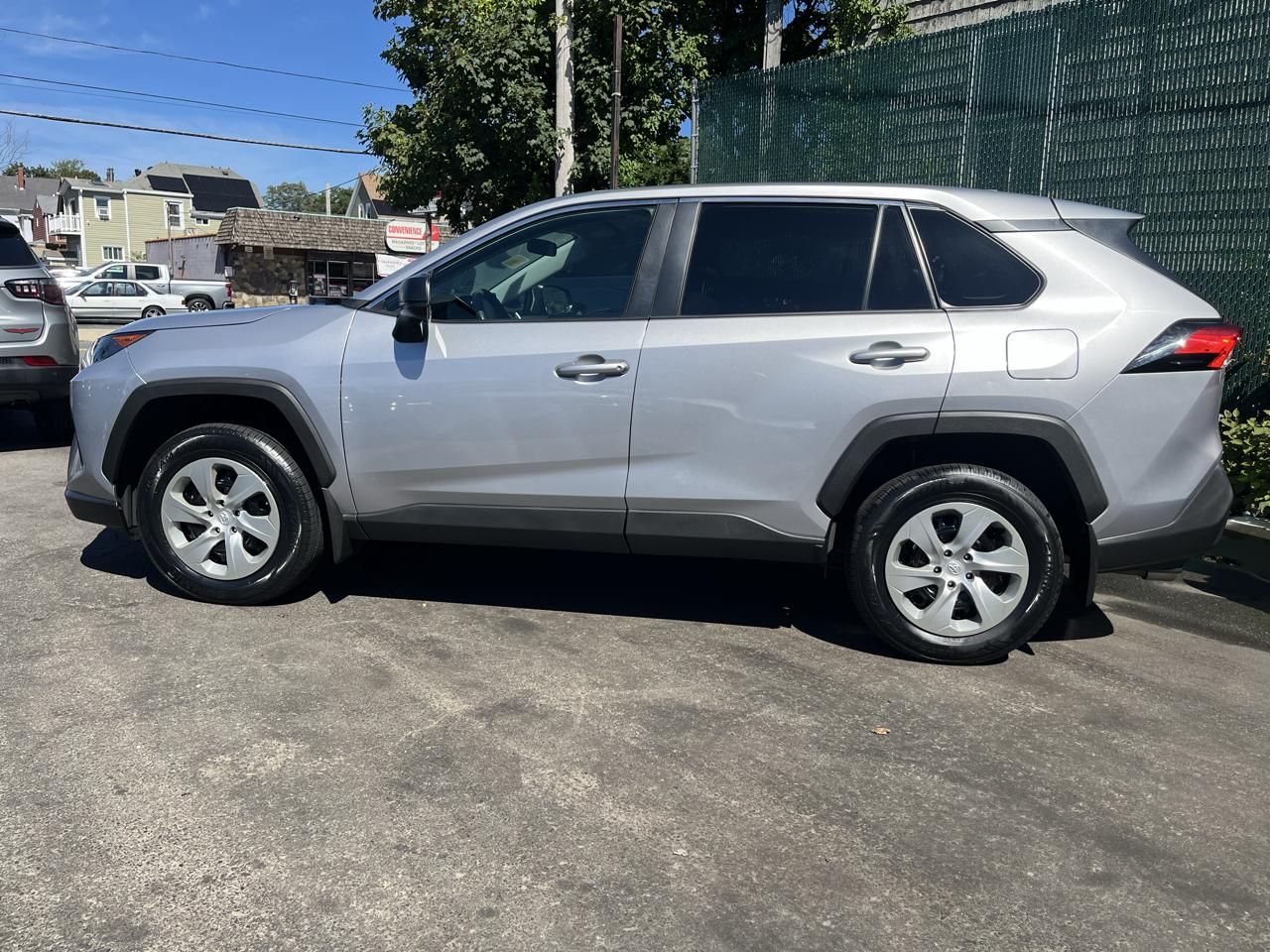 Toyota RAV4 LE AWD (Natl) 2022