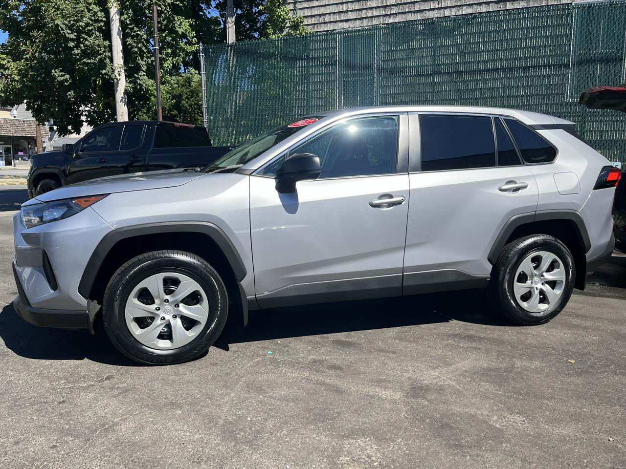 Toyota RAV4 LE AWD (Natl) 2022