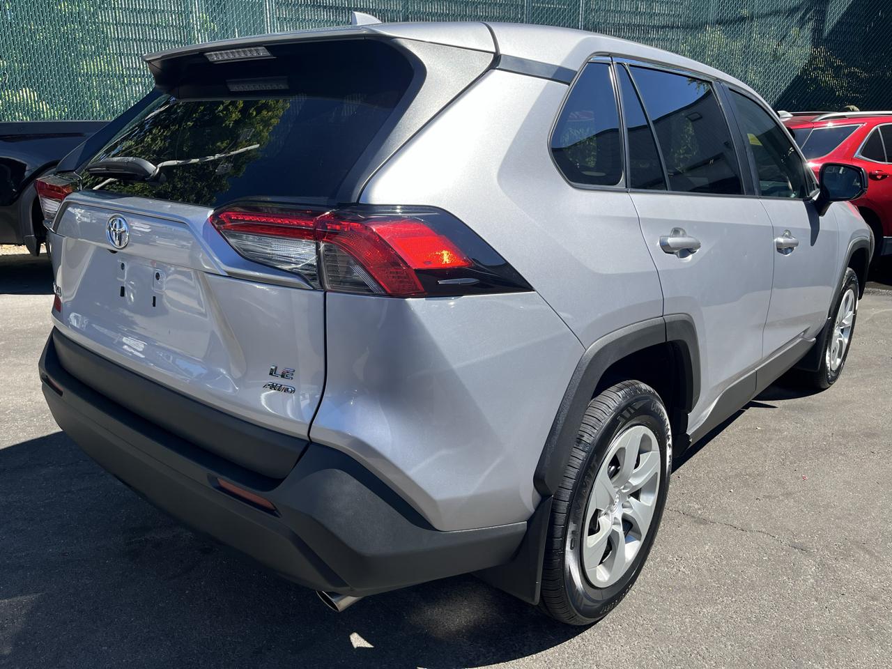 Toyota RAV4 LE AWD (Natl) 2022