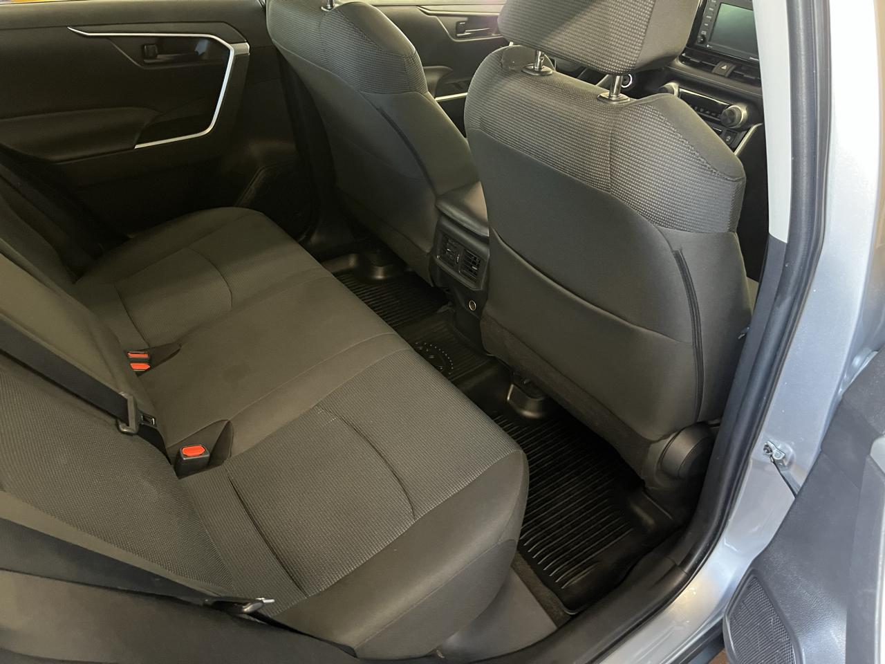 Toyota RAV4 LE AWD (Natl) 2022