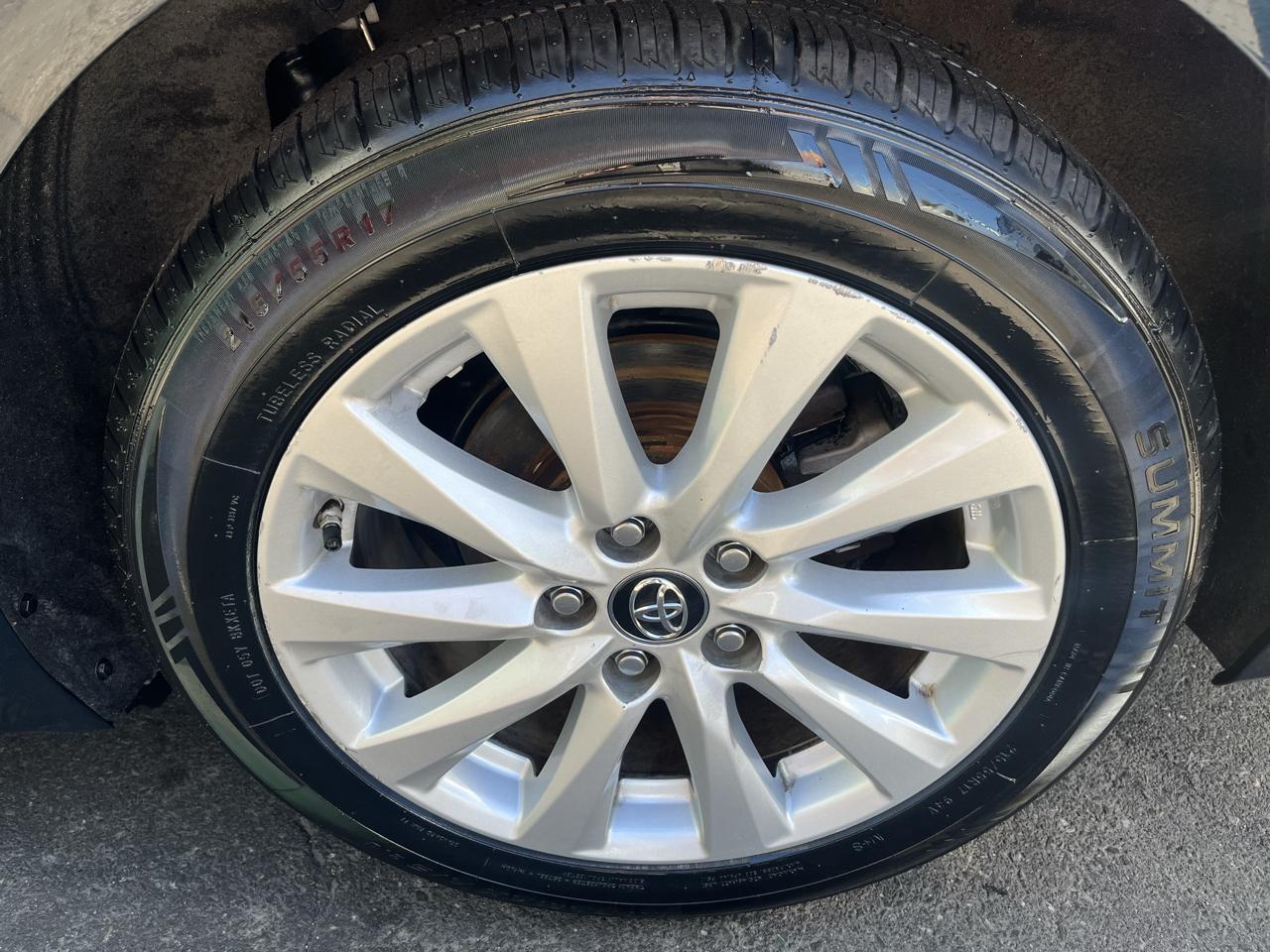 Toyota Camry XLE Auto (Natl) 2018
