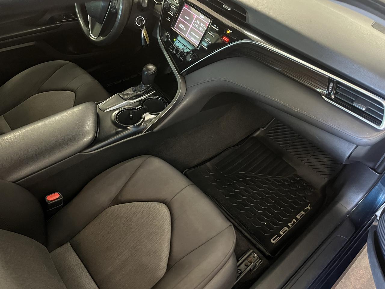Toyota Camry XLE Auto (Natl) 2018
