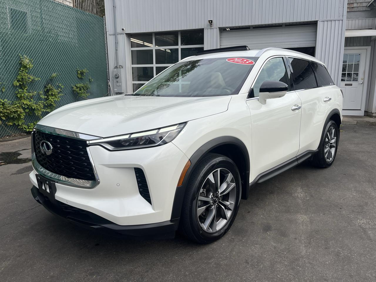 Infiniti QX60 LUXE AWD 2023