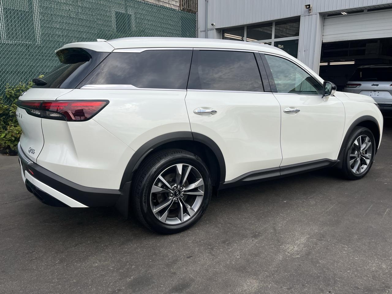 Infiniti QX60 LUXE AWD 2023