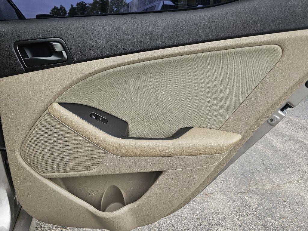 Kia Optima LX 2014