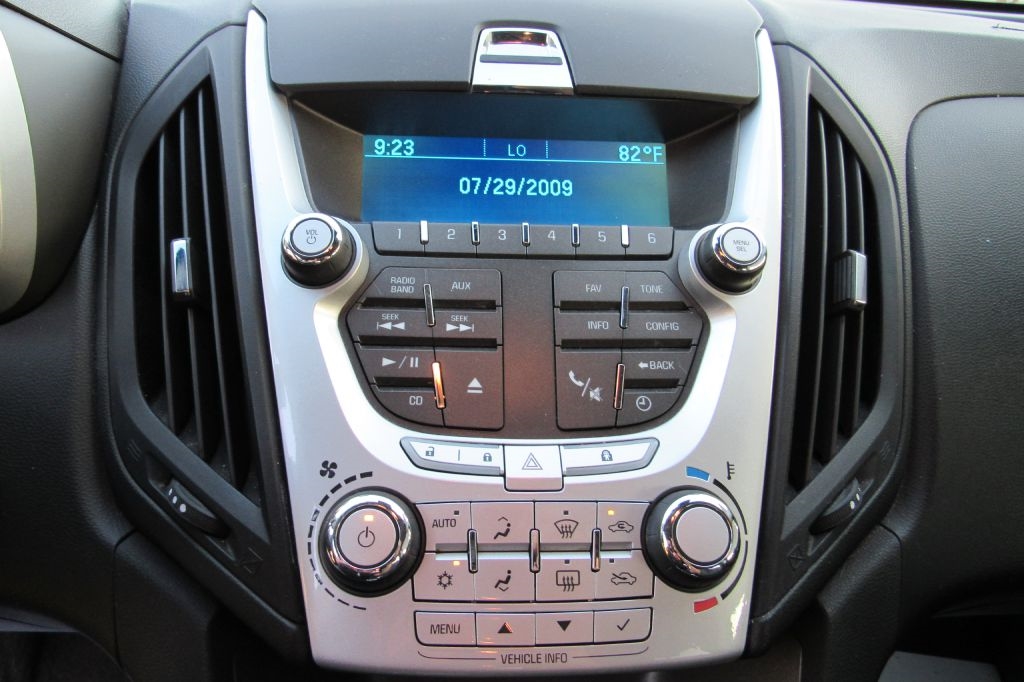 Chevrolet Equinox  2010