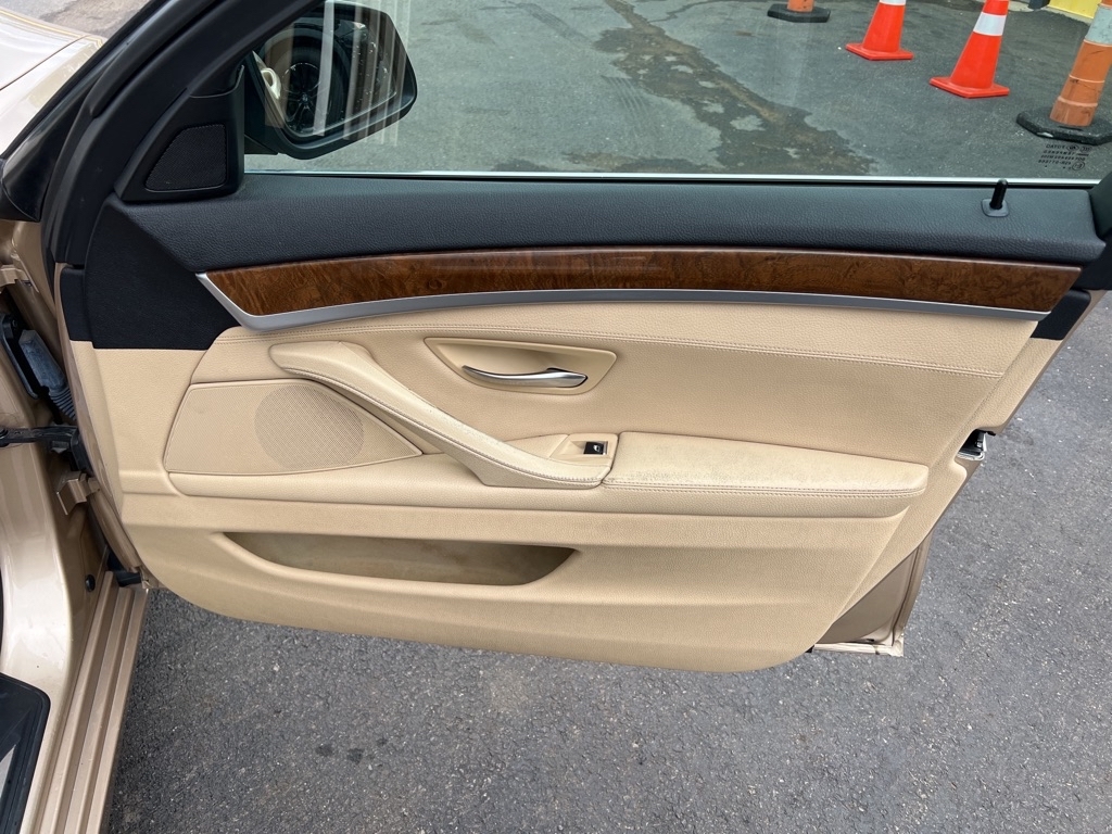 BMW 5-Series 535i 2012