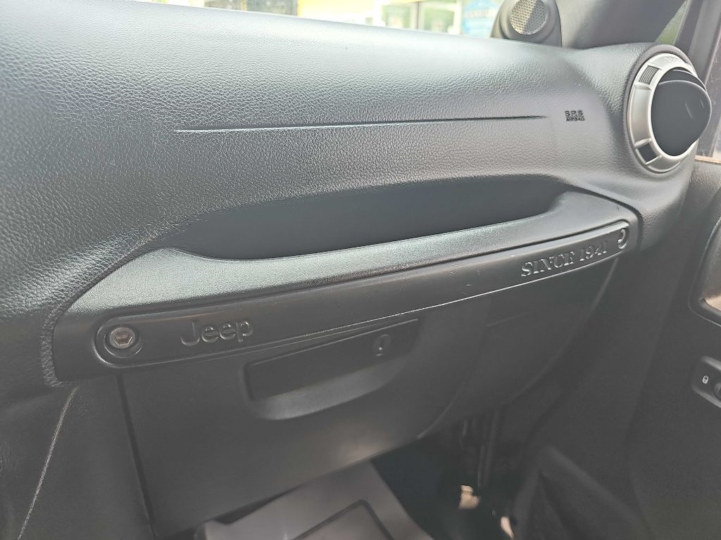 Jeep Wrangler Unlimited Rubicon 4WD 2014