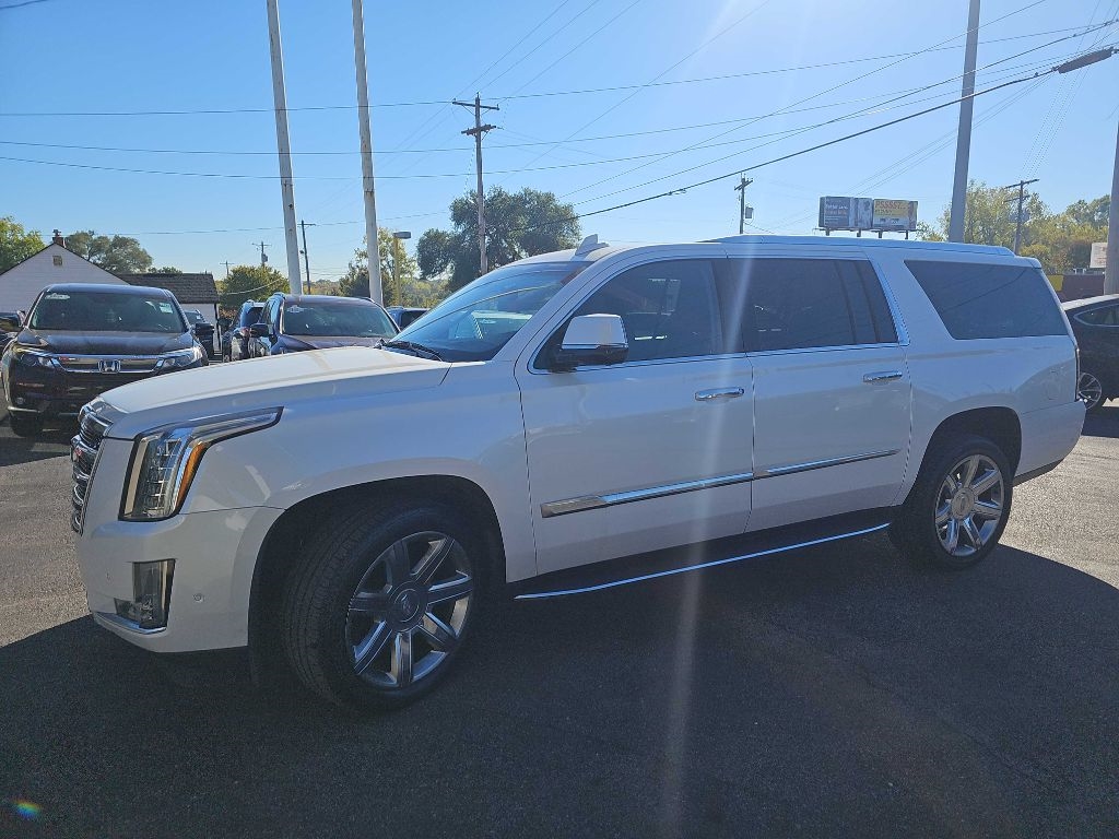 Cadillac Escalade ESV Luxury 4WD 2017