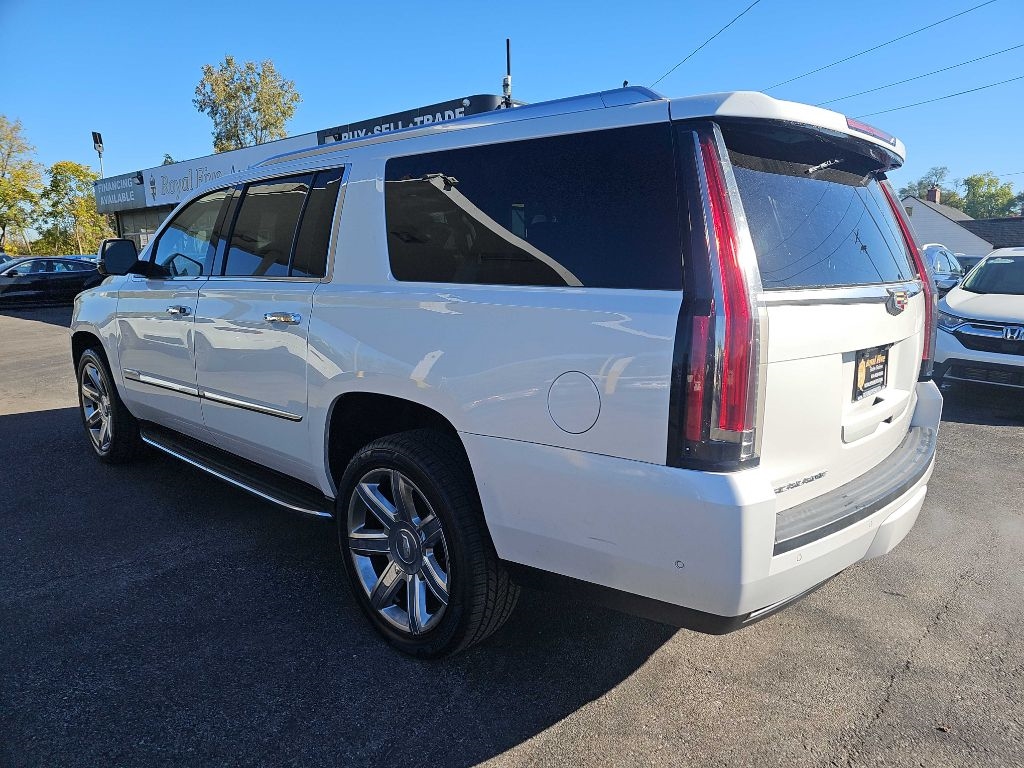 Cadillac Escalade ESV Luxury 4WD 2017