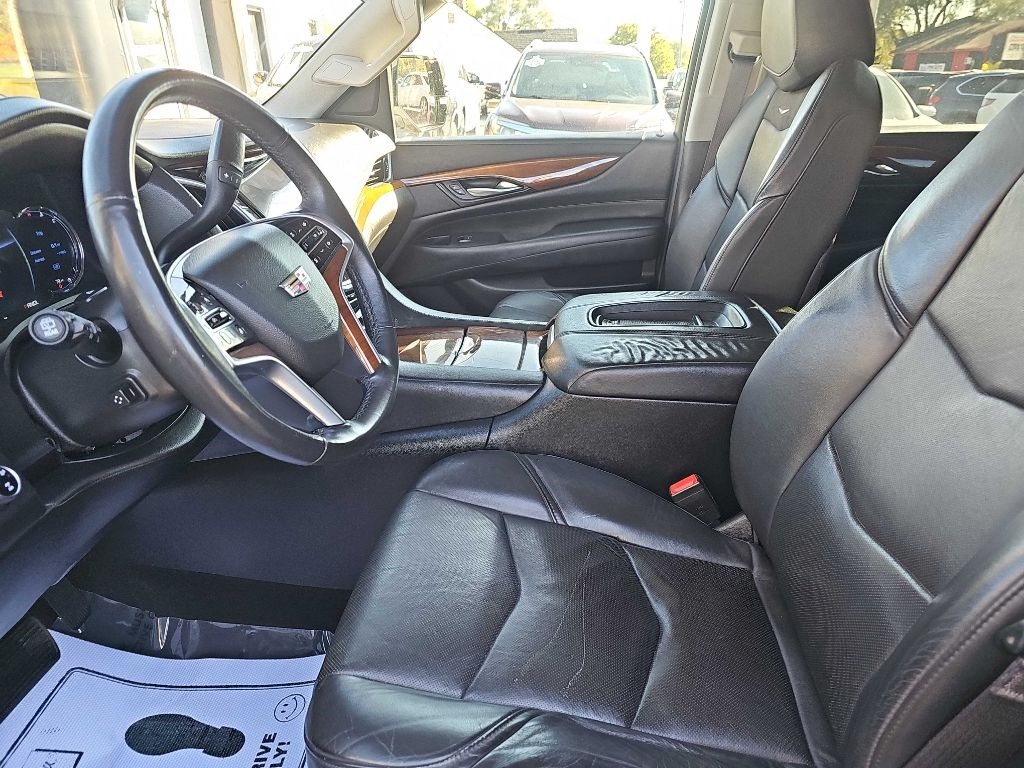 Cadillac Escalade ESV Luxury 4WD 2017