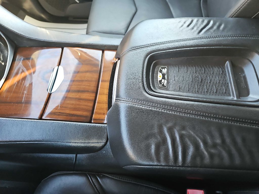 Cadillac Escalade ESV Luxury 4WD 2017