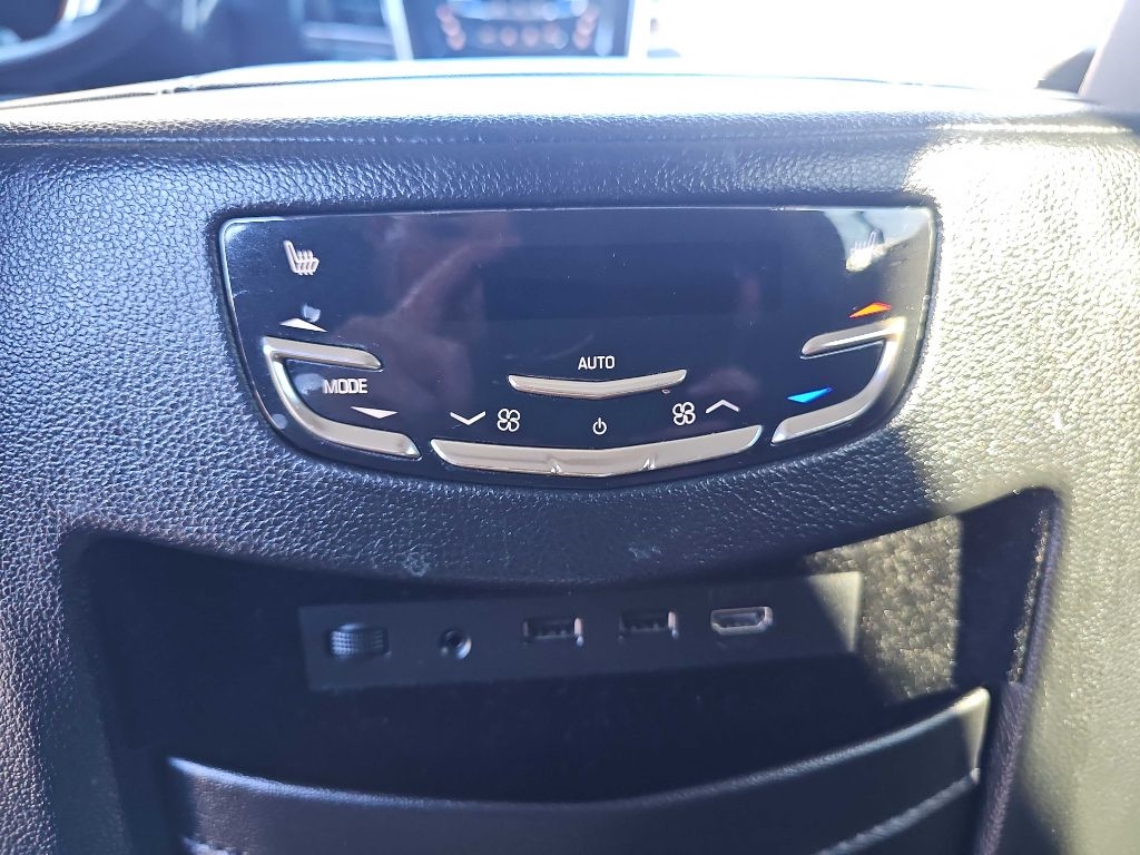 Cadillac Escalade ESV Luxury 4WD 2017