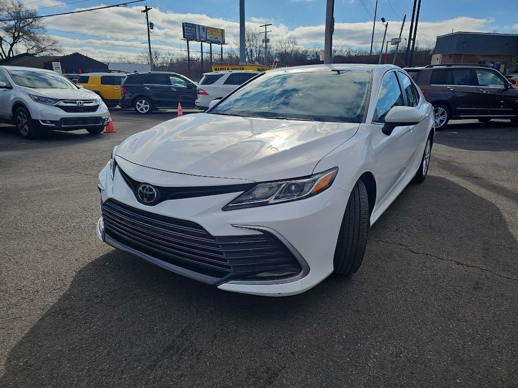 Toyota Camry LE 2021