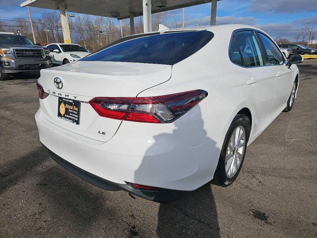 Toyota Camry LE 2021