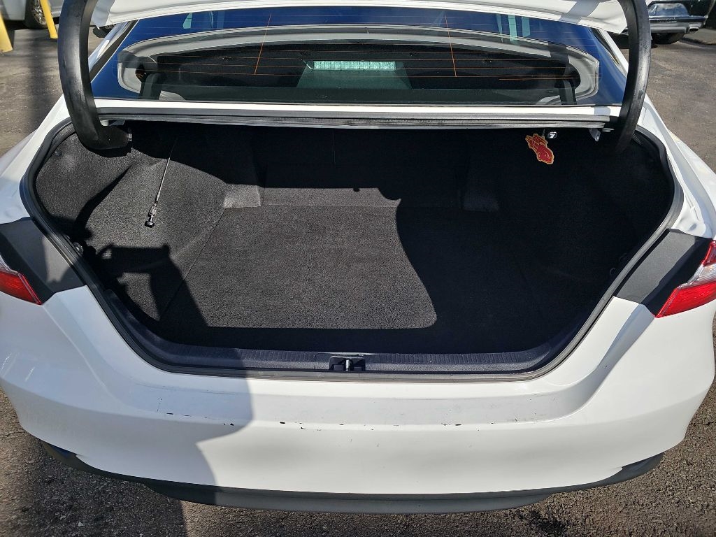 Toyota Camry LE 2021