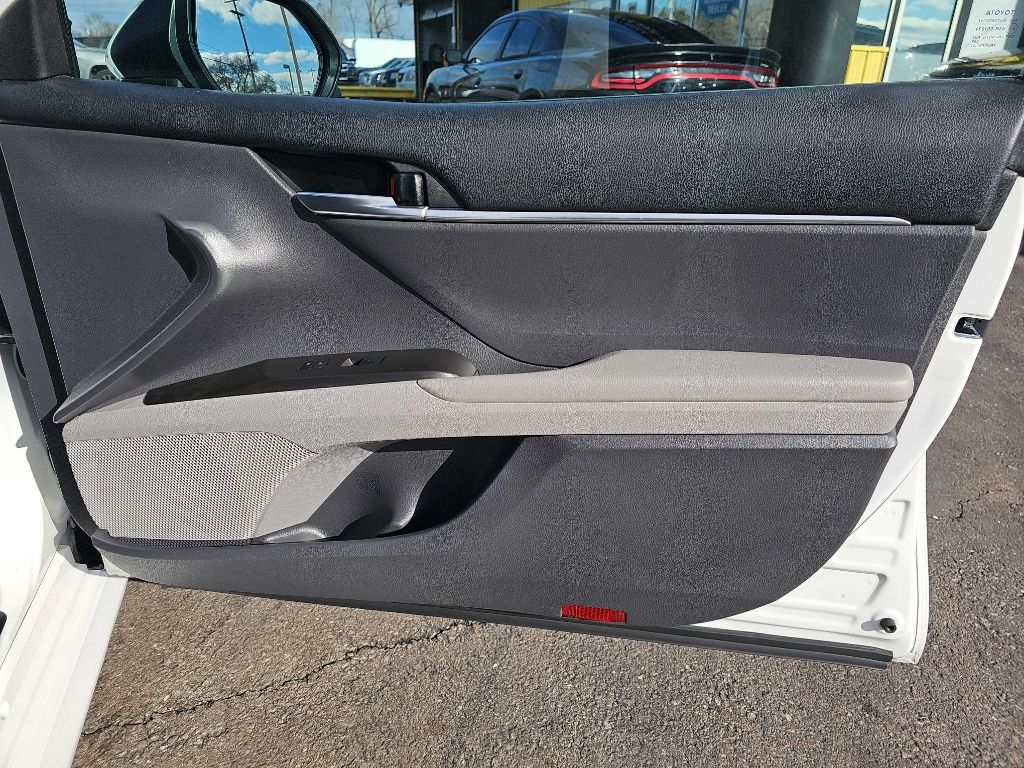 Toyota Camry LE 2021