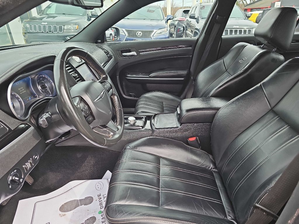 Chrysler 300 S V6 RWD 2021