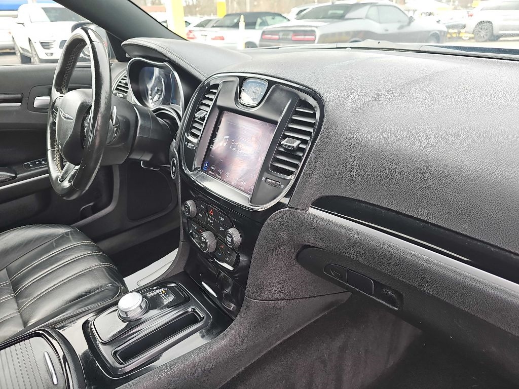 Chrysler 300 S V6 RWD 2021