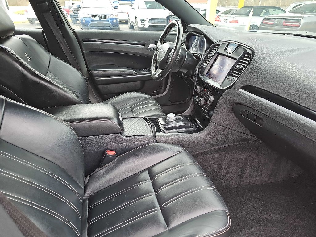 Chrysler 300 S V6 RWD 2021