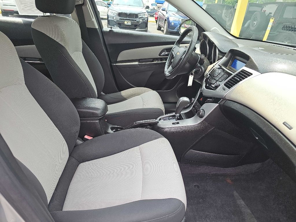 Chevrolet Cruze 2LS 2011