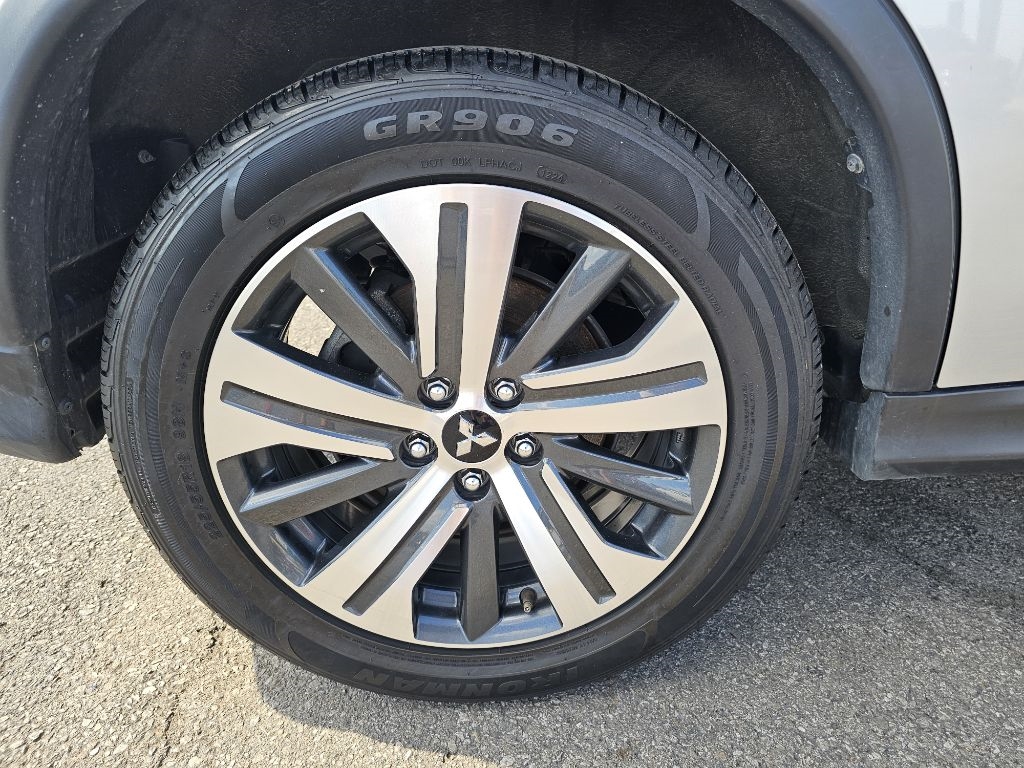 Mitsubishi Outlander Sport 2.0 ES CVT 2021 Mitsubishi Outlander Sport 2.0 ES CVT 2021