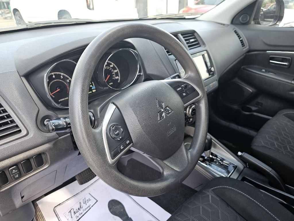 Mitsubishi Outlander Sport 2.0 ES CVT 2021 Mitsubishi Outlander Sport 2.0 ES CVT 2021
