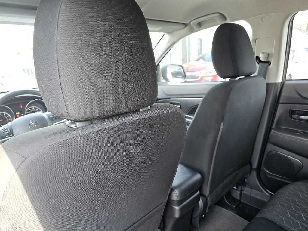 Mitsubishi Outlander Sport 2.0 ES CVT 2021 Mitsubishi Outlander Sport 2.0 ES CVT 2021